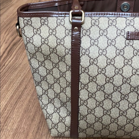 SOLD❗️💯 % authentic Gucci shoulder bag - Picture 8 of 16